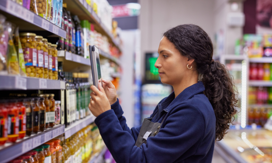 Sådan arbejder 5 stærke spillere med AI – og hvad danske retailere kan lære